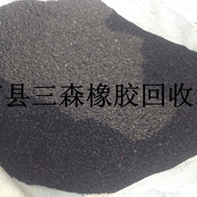 男子骑电车弯道视野盲区逆行 问界M6秒刹停避免碰撞