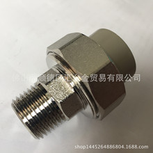 “你要不要命啦” 交警隔空怒吼救下一家三口 10秒后货车撞飞故障车